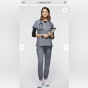 Jaanuu scrub set heather grey!